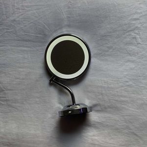 dual sided magnifying mirror w/ ring light